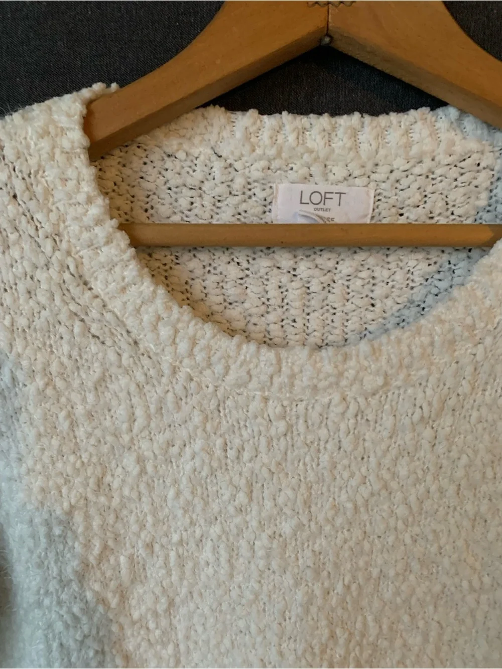 LOFT Fluffy Eyelash Knit V Neck Sweater Ivory Off-White Stretchy Soft Size M